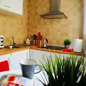 Centro + Wifi+ 2 Camas De Matrimonio +playa Apartamento